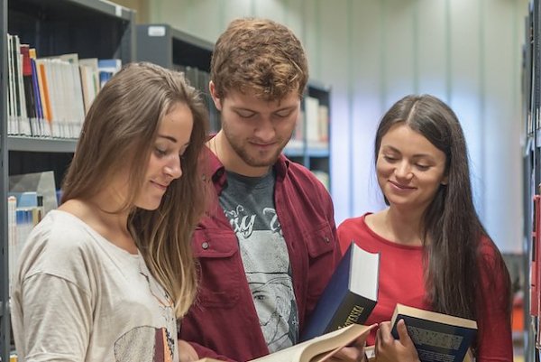 Blíži sa uzávierka na prihlášky na magisterské štúdium