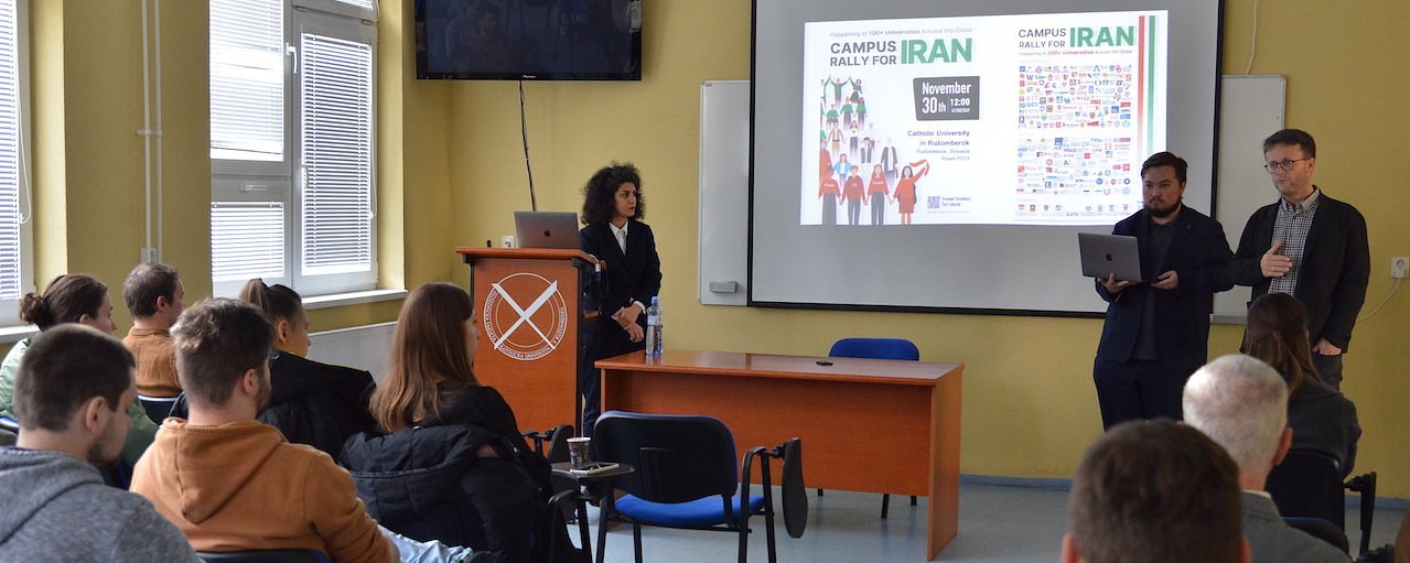 Campus Rally for Iran so študentkou filozofie