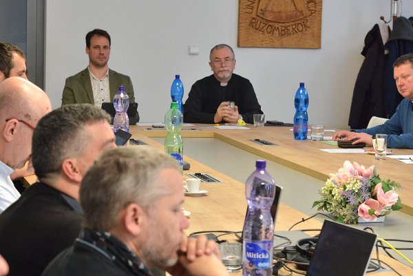 Členovia Rady pre rodinu Konferencie biskupov Slovenska v Ružomberku