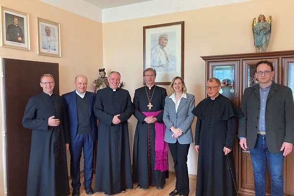 Talianska veľvyslankyňa otvorila výstavu v kňazskom seminári v Spišskej Kapitule