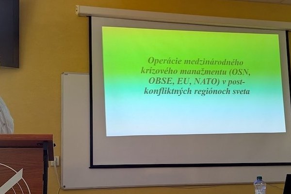 O mierových misiách v konfliktných regiónoch