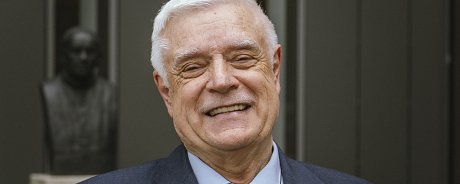 Kto je emeritný profesor Milan Ligoš?