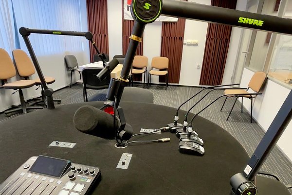 Vďaka internacionalizácii KU modernizujeme univerzitné rozhlasové štúdio