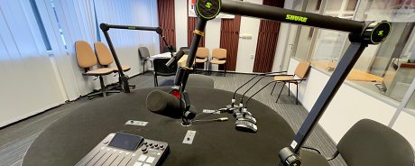 Vďaka internacionalizácii KU modernizujeme univerzitné rozhlasové štúdio