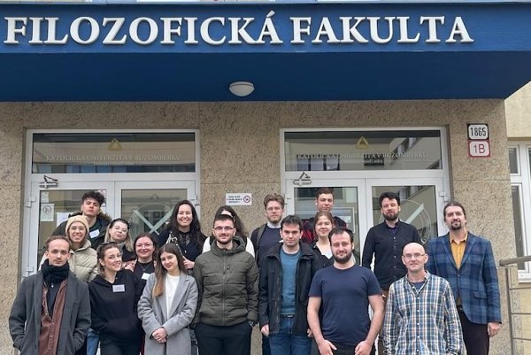 Študenti z Poľska a Chorvátska debatovali v Ružomberku o pluralite v histórii