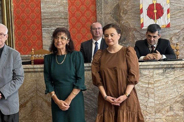 Gratulujeme profesorovi Petrovi Volekovi