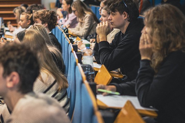 Vyšla nová PRVÁ POMOC PRVÁKOM - sprievodca životom na KU