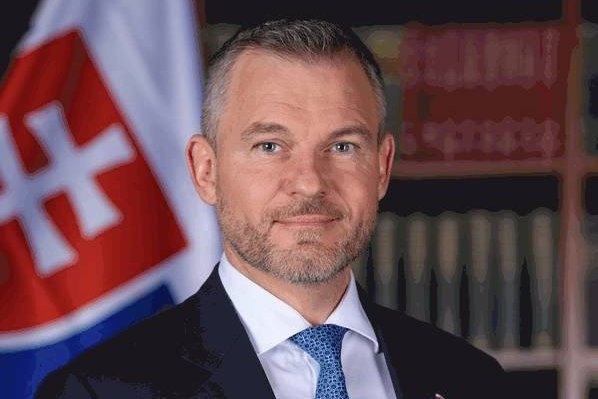 „Váš význam ďaleko presahuje hranice Slovenska,“ blahoželal univerzite prezident SR