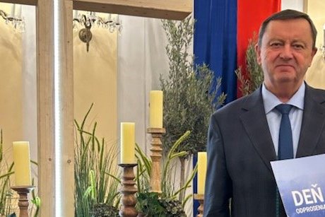 Rektor J. Demko odprosil za rany, ktoré sme si navzájom i iným spôsobili