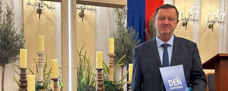 Rektor J. Demko odprosil za rany, ktoré sme si navzájom i iným spôsobili