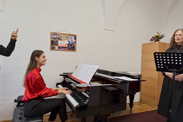 Interpretačné kurzy zo spevu a klavírnej spolupráce pod vedením lektorov – Anna Noworzyn-Sławińska, Grzegorz Biegas