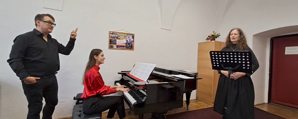 Interpretačné kurzy zo spevu a klavírnej spolupráce pod vedením lektorov – Anna Noworzyn-Sławińska, Grzegorz Biegas