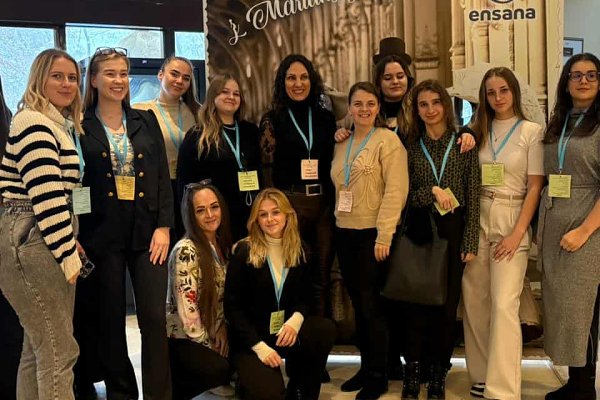 Pedagógovia a študenti na dni otvorených dverí