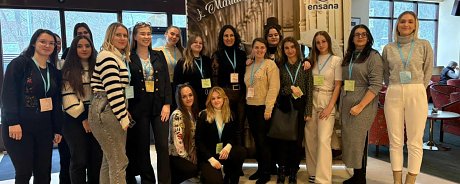 Pedagógovia a študenti na dni otvorených dverí