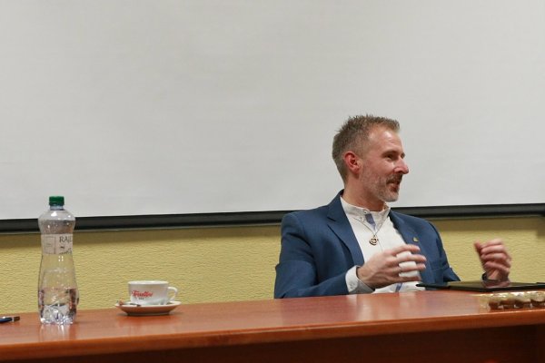 (De)polarizácia na Slovensku II: úspešný druhý ročník konferencie priniesol hodnotný priestor pre odborný dialóg