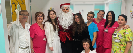 Študenti Katedry ošetrovateľstva KU v Ružomberku priniesli Mikuláša