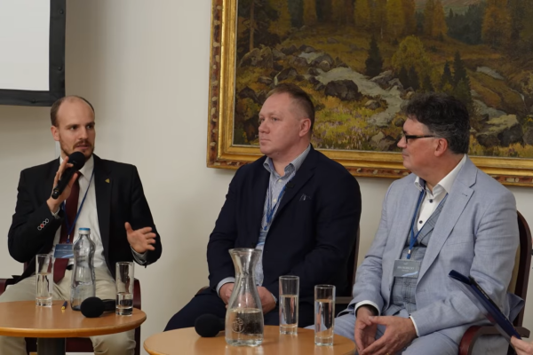 Dekan Mahút diskutoval s poslancami NR SR o stave slovenského školstva