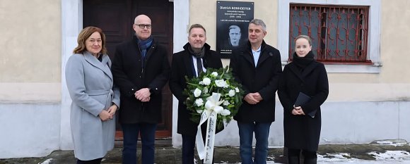 Keď viera vzdoruje moci: Pripomenutie Dietricha Bonhoeffera v Nálepkove