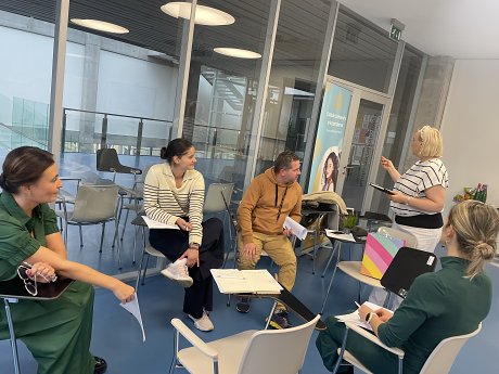 Intenzívny tréning interkultúrnej komunikácie posilnil kompetencie lektorského tímu