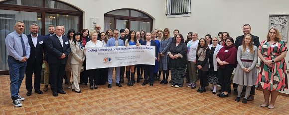 Vzdelávanie a mediácia v globálnom kontexte: Spolupráca Teologického inštitútu a Inštitútu vzdelávania a osobnostného rozvoja. Spoločné konferencie, financované medzinárodné a domáce projekty, publikačné výstupy a duchovné zamyslenia pre študentov.