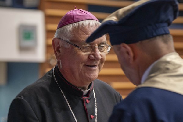 Univerzita udelí čestný doktorát Mons. Tomášovi Galisovi, prvému veľkému kancelárovi