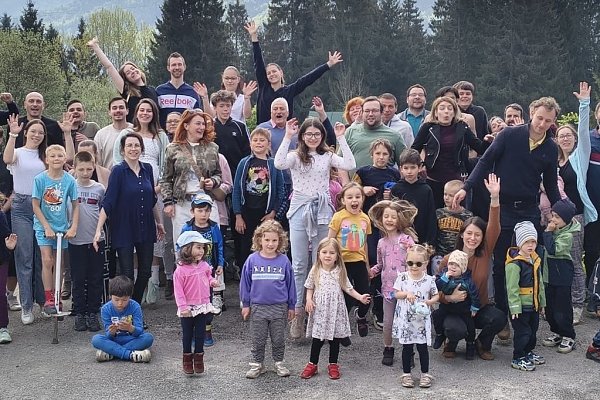 „Naše postolstvo je rovnaké, chceme ohlasovať a prinášať evanjelium všade tam, kde si nás Boh povolá,“ hovorí Gabriel Fidrik zo Spoločenstva KU