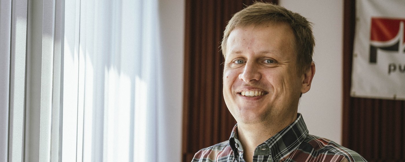 KURIÉR+ o hľadaní, nachádzaní a rozvíjaní sociálnych inovácií na univerzite s Danielom Markovičom