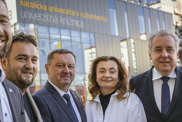 Ako uplynulých osem rokov zmenilo univerzitu? Prečítate si o tom v dokumente Impact Report KU