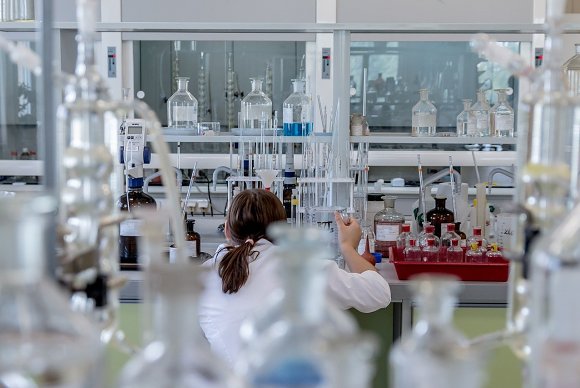 Stanovenie oxidu siričitého vo víne elektrochemicky.