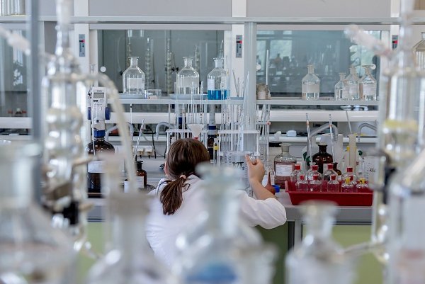 Stanovenie oxidu siričitého vo víne elektrochemicky.