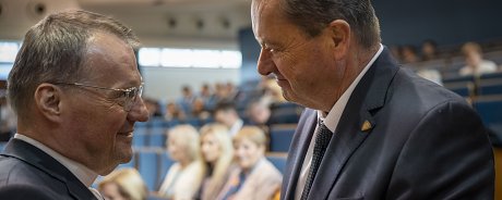 Takmer tritisíc dní v službe univerzite. Jaroslav Demko odovzdáva rektorské žezlo