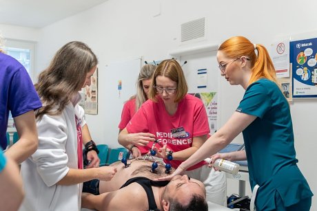 Študentka Katedry ošetrovateľstva FZ KU v Ružomberku na „Medik plus Florence“