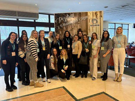 Pedagógovia a študenti na dni otvorených dverí