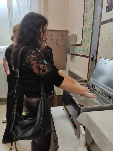 Pedagógovia a študenti na dni otvorených dverí