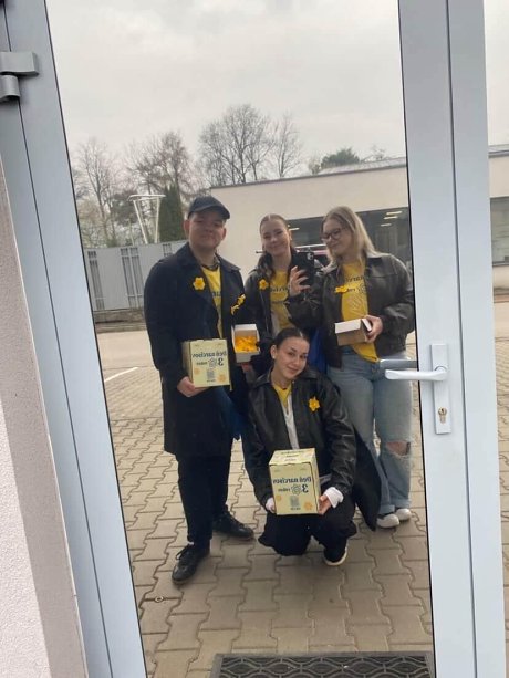 Študenti ošetrovateľstva na Deň narcisov opäť v uliciach Ružomberka