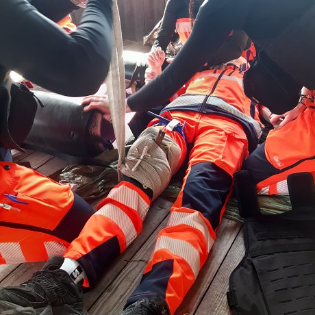 Študenti urgentnej zdravotnej starostlivosti na Kurze taktickej medicíny